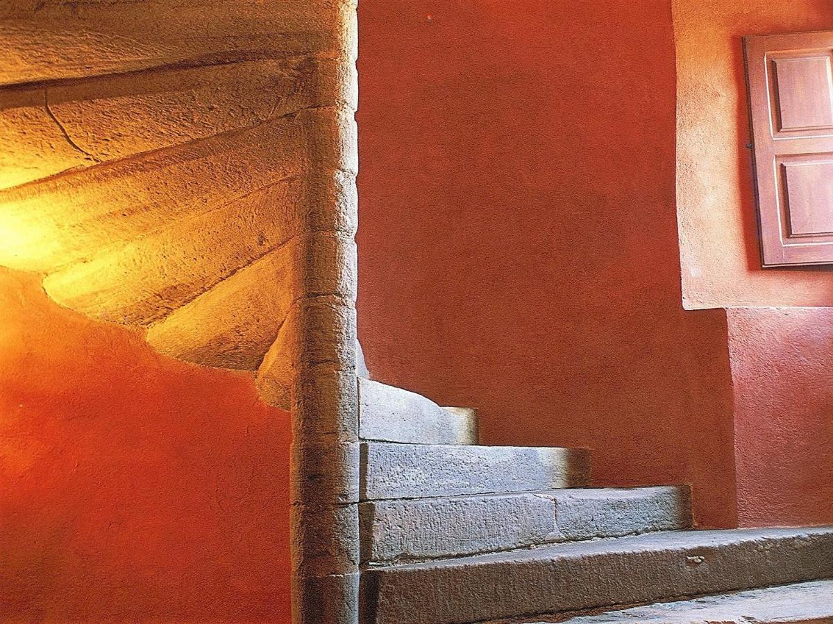 Chateau La Servayrie - Chambre D'Hotes Marcillac-Vallon Екстер'єр фото