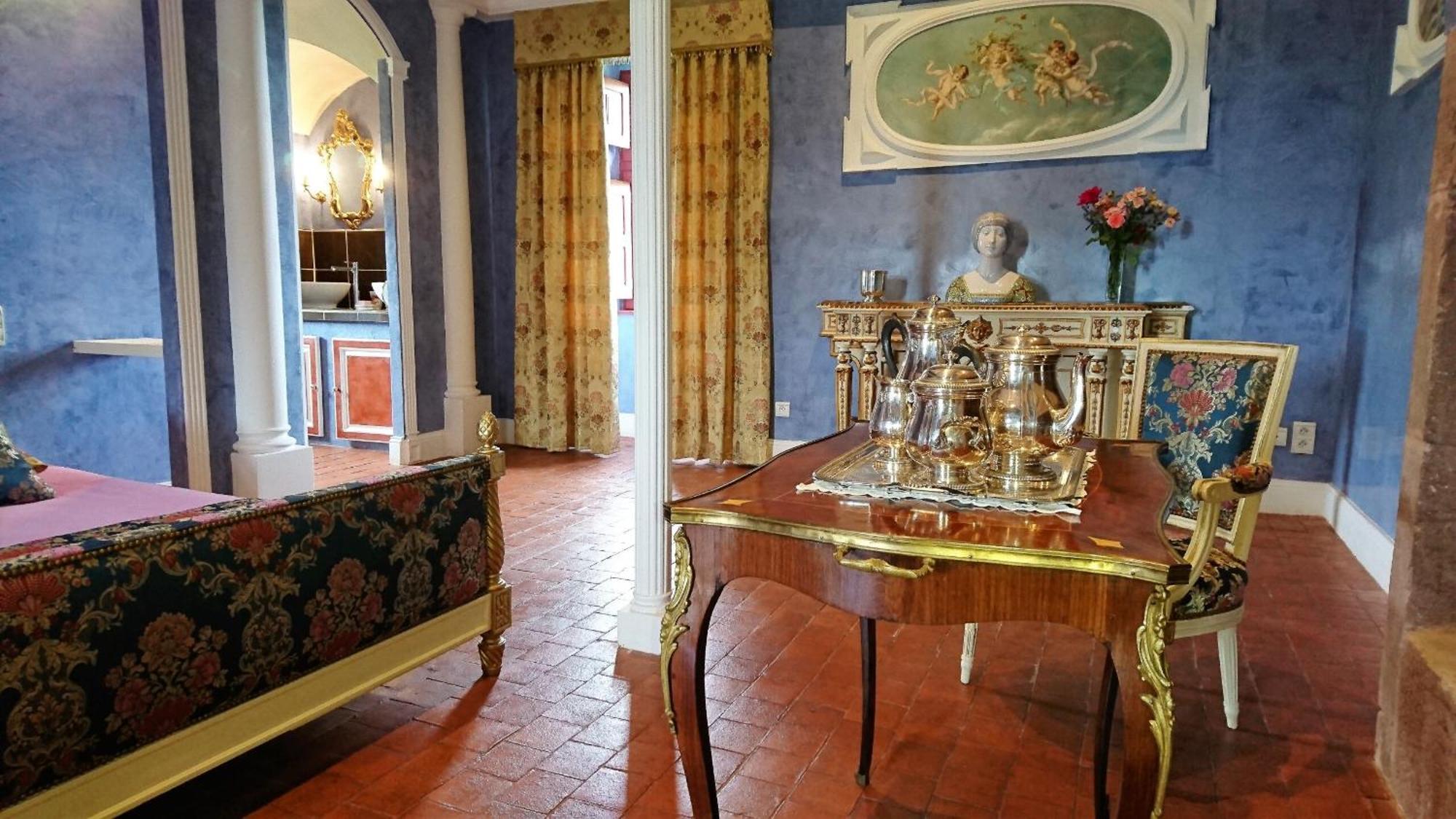 Chateau La Servayrie - Chambre D'Hotes Marcillac-Vallon Номер фото