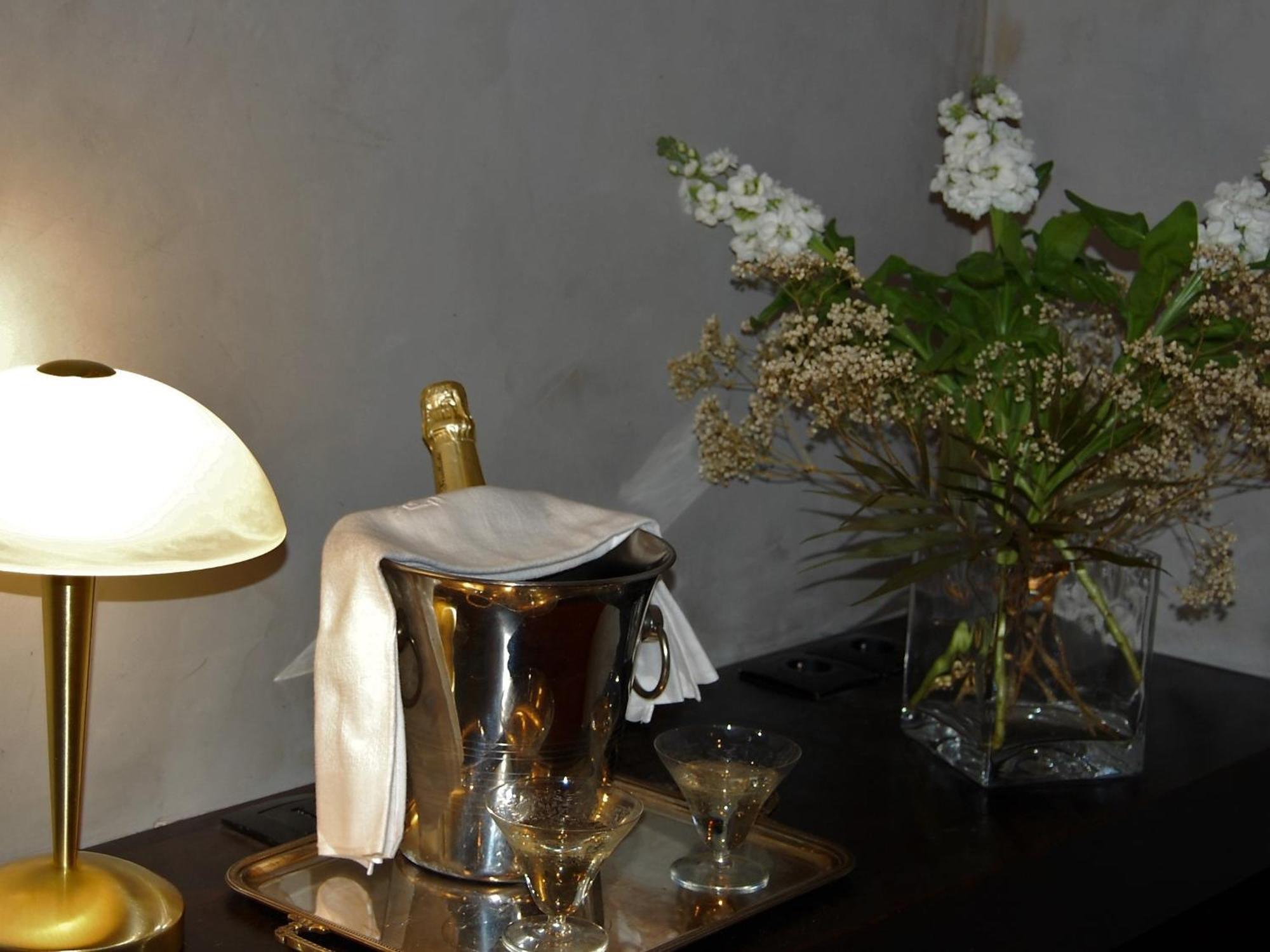 Chateau La Servayrie - Chambre D'Hotes Marcillac-Vallon Номер фото